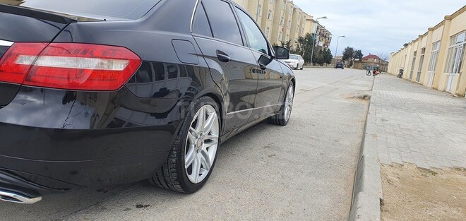 Mercedes E 220 2011, 250,000 km - 2.2 l - Bakı