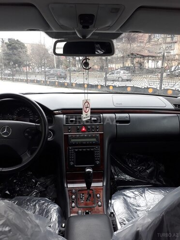 Mercedes E 220 2000, 197,000 km - 2.2 l - Bakı