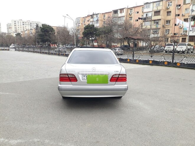 Mercedes E 220 2000, 197,000 km - 2.2 l - Bakı