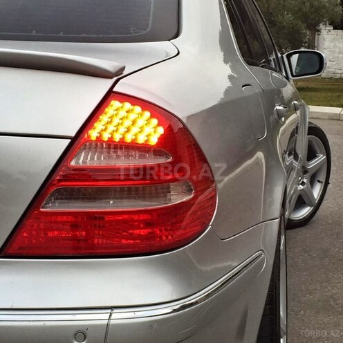 Mercedes E 240 2002, 242,000 km - 2.6 l - Bakı