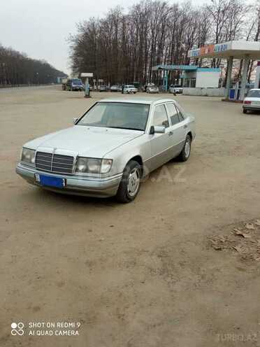 Mercedes E 200 1993, 962,325 km - 2.0 l - Masallı