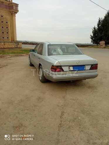 Mercedes E 200 1993, 962,325 km - 2.0 l - Masallı