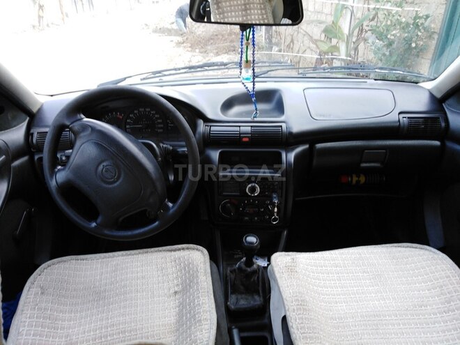 Opel Astra 1995, 303,000 km - 1.6 l - Bakı