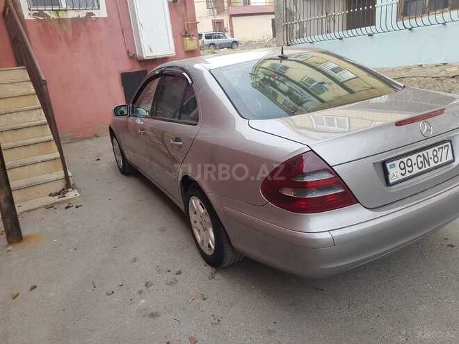 Mercedes E 220 2003, 266,000 km - 2.2 l - Bakı