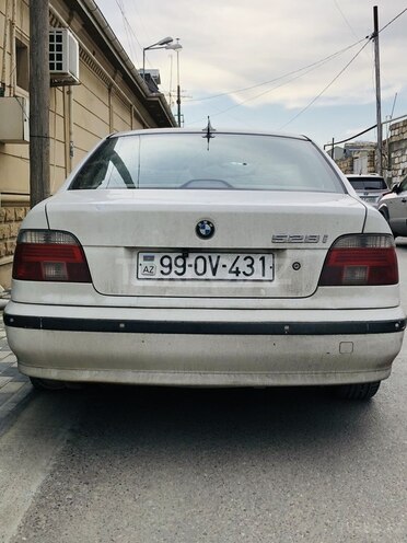 BMW 528 1998, 397,489 km - 2.8 l - Bakı