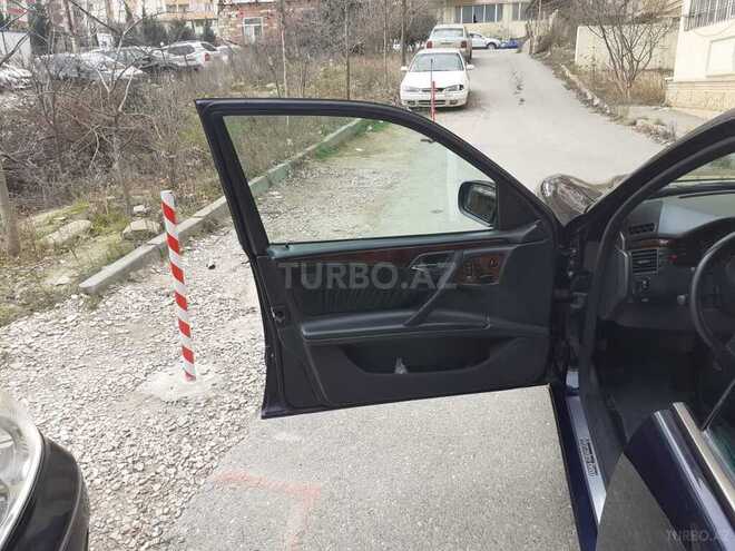 Mercedes E 240 2000, 186,100 km - 2.4 l - Bakı