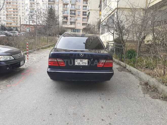 Mercedes E 240 2000, 186,100 km - 2.4 l - Bakı