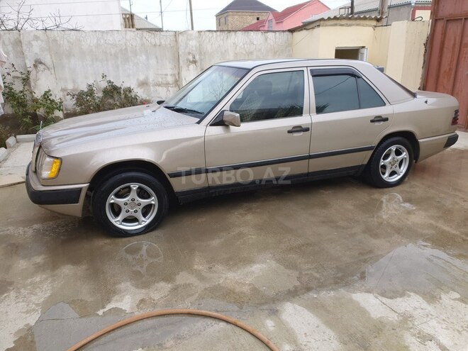 Mercedes E 250 1989, 427,396 km - 2.5 l - Sumqayıt
