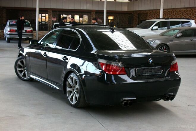 BMW 545 2005, 256,000 km - 4.4 l - Gəncə