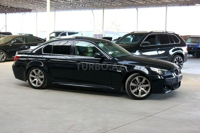 BMW 545 2005, 256,000 km - 4.4 l - Gəncə