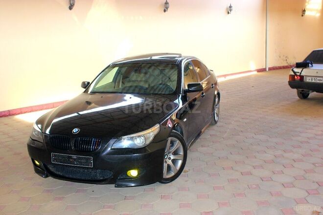 BMW 545 2005, 256,000 km - 4.4 l - Gəncə