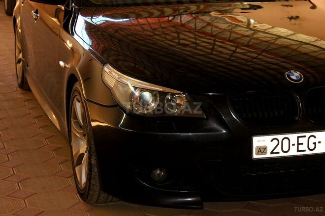 BMW 545 2005, 256,000 km - 4.4 l - Gəncə