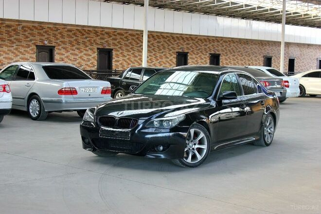 BMW 545 2005, 256,000 km - 4.4 l - Gəncə