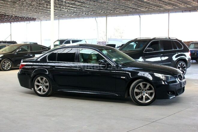 BMW 545 2005, 256,000 km - 4.4 l - Gəncə