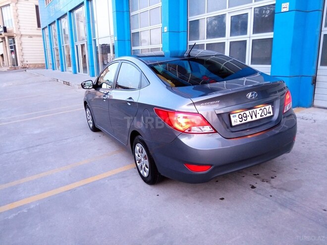 Hyundai Accent 2015, 79,820 km - 1.6 л - Bakı
