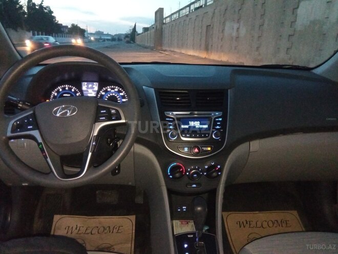 Hyundai Accent 2015, 79,820 km - 1.6 л - Bakı