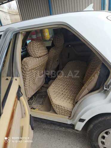 Mercedes E 200 1988, 234,543 km - 2.0 l - Sumqayıt