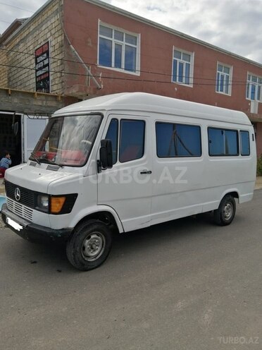 Mercedes 208 D 1993, 100,000 km - 2.3 л - Bakı