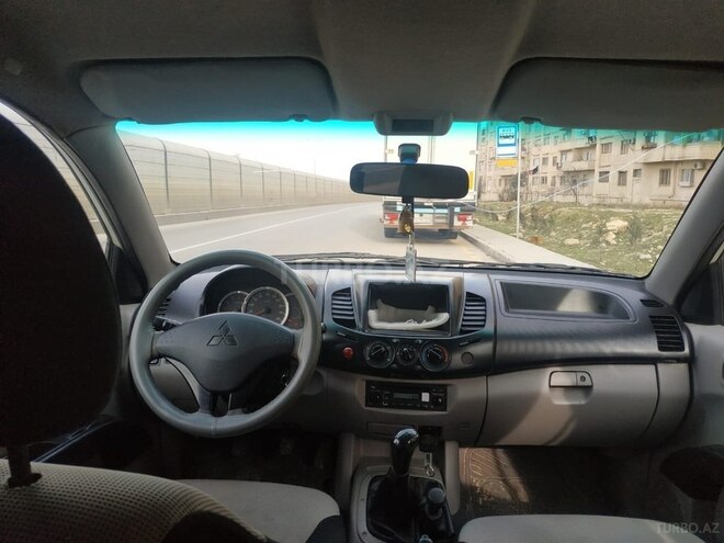 Mitsubishi L200 2010, 320,896 km - 2.5 л - Bakı