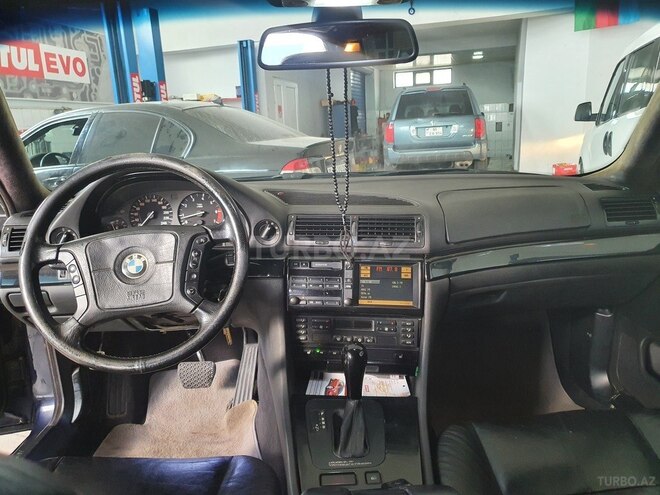 BMW 735 1999, 219,000 km - 3.5 l - Bakı
