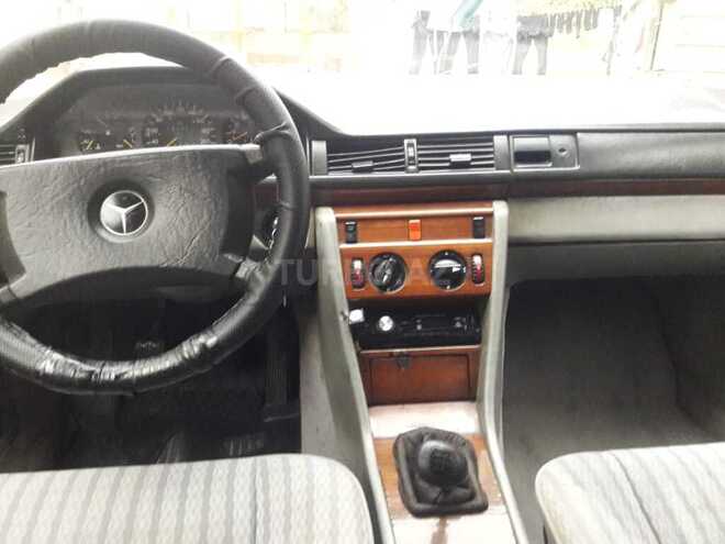 Mercedes E 200 1991, 128,000 km - 2.0 l - Bakı