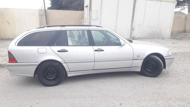 Mercedes C 220 2000, 210,000 km - 2.2 l - Bakı