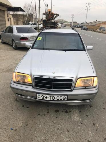 Mercedes C 220 2000, 210,000 km - 2.2 l - Bakı