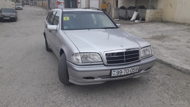 Mercedes C 220 2000, 210,000 km - 2.2 l - Bakı