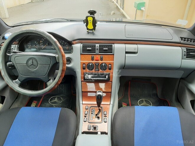 Mercedes E 200 1998, 350,000 km - 2.0 l - Ağsu