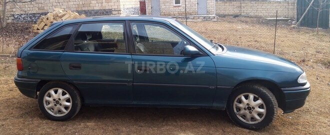 Opel Astra 1997, 268,544 km - 1.6 л - Şəki