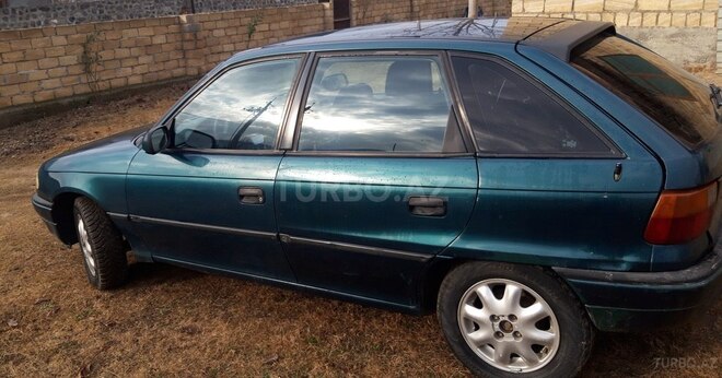 Opel Astra 1997, 268,544 km - 1.6 л - Şəki