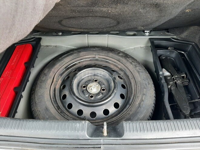 Toyota Corolla 2006, 236,000 km - 1.4 л - Bakı