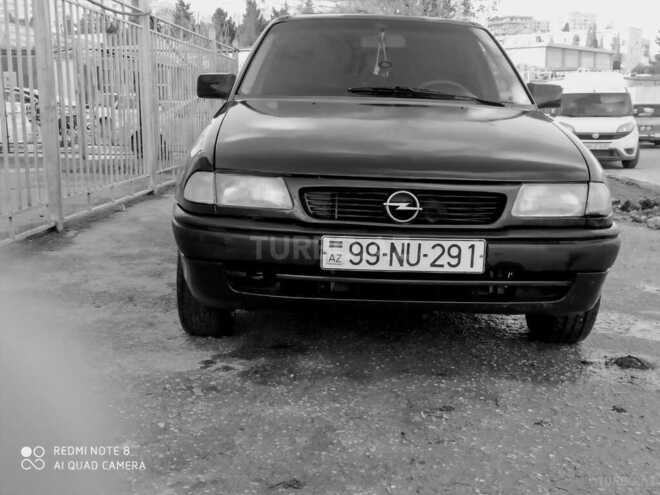 Opel Astra 1994, 325,000 km - 1.6 л - Bakı