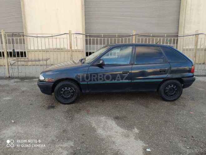 Opel Astra 1994, 325,000 km - 1.6 л - Bakı