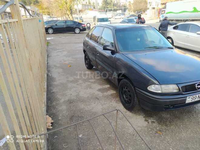 Opel Astra 1994, 325,000 km - 1.6 л - Bakı