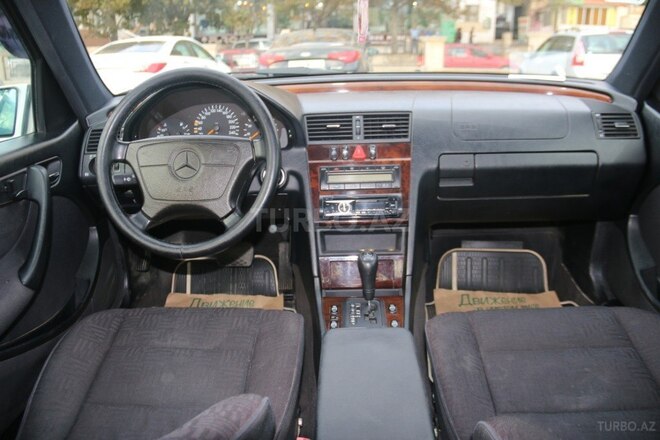 Mercedes C 240 1998, 124,650 km - 2.4 l - Bakı