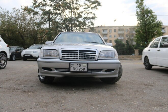 Mercedes C 240 1998, 124,650 km - 2.4 l - Bakı