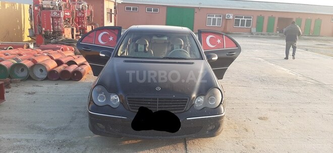 Mercedes C 230 2004, 300,000 km - 2.3 l - Bakı