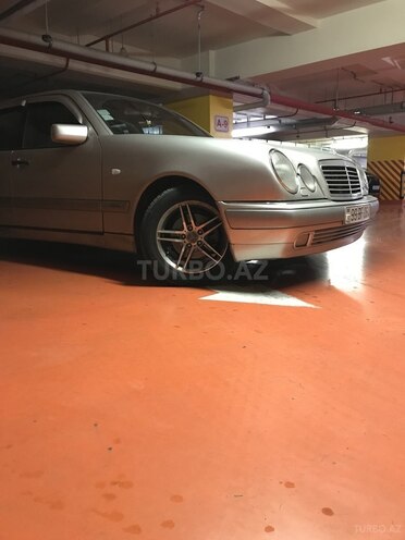 Mercedes E 240 1998, 292,509 km - 2.4 l - Bakı