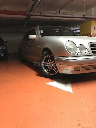 Mercedes E 240 1998, 292,509 km - 2.4 l - Bakı
