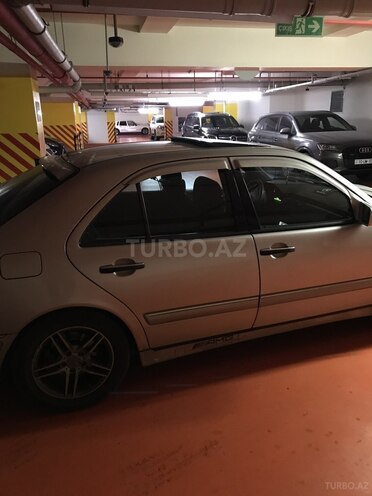 Mercedes E 240 1998, 292,509 km - 2.4 l - Bakı