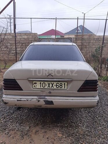Mercedes 200 1991, 235,611 km - 2.0 л - Bakı
