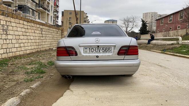 Mercedes E 240 1998, 254,000 km - 2.4 л - Bakı