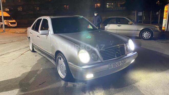 Mercedes E 240 1998, 254,000 km - 2.4 л - Bakı