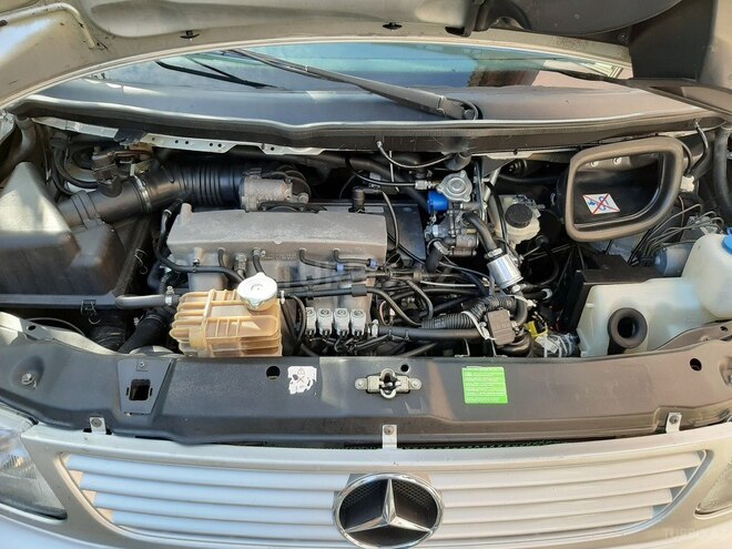 Mercedes Vito 2002, 380,000 km - 2.3 л - Quba