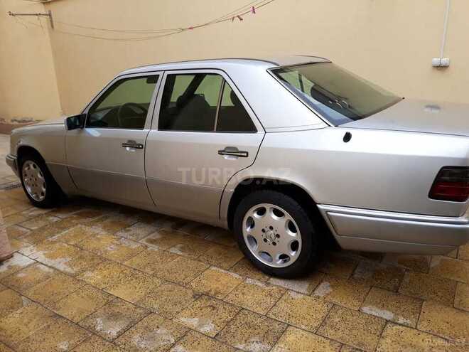Mercedes E 220 1995, 351,000 km - 2.2 l - Bakı