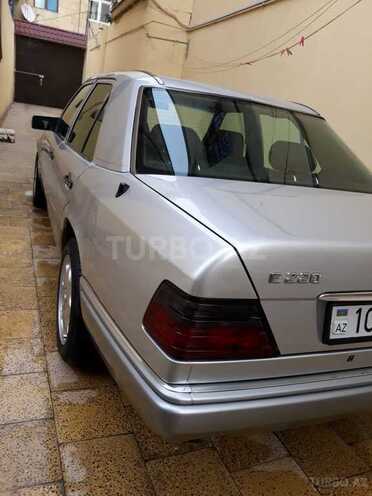 Mercedes E 220 1995, 351,000 km - 2.2 l - Bakı