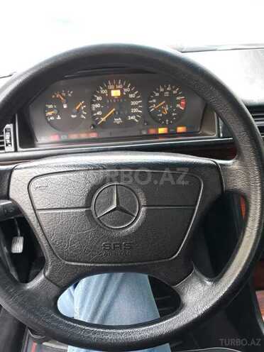 Mercedes E 220 1995, 351,000 km - 2.2 l - Bakı
