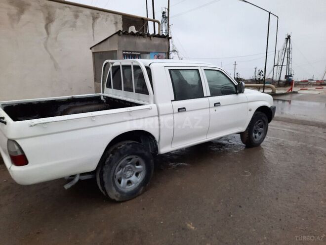 Mitsubishi L200 2005, 400,000 km - 2.5 l - Bakı