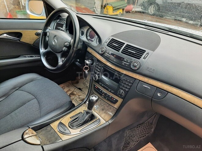 Mercedes E 220 2007, 235,000 km - 2.2 l - Bakı